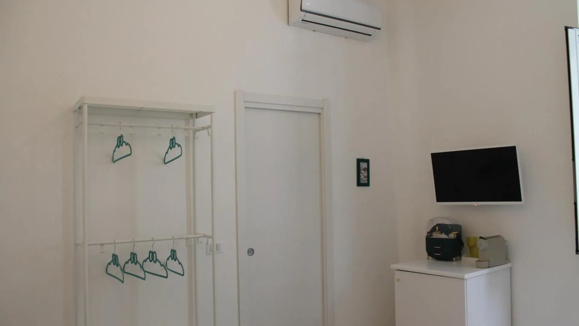 Dimora Scarpa Apartment Bari 0*,  Italy